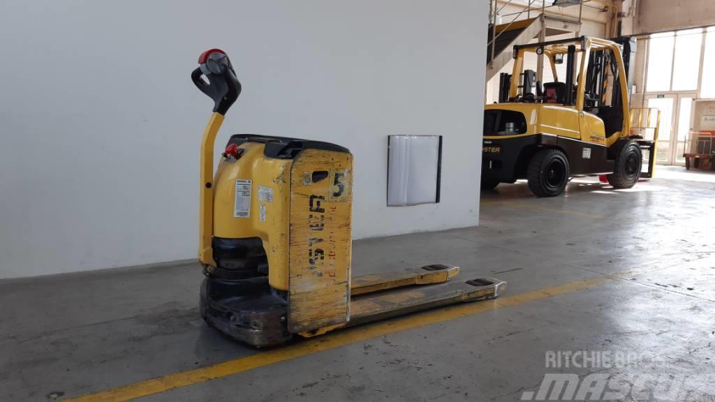 Hyster P2.0L Low lifter