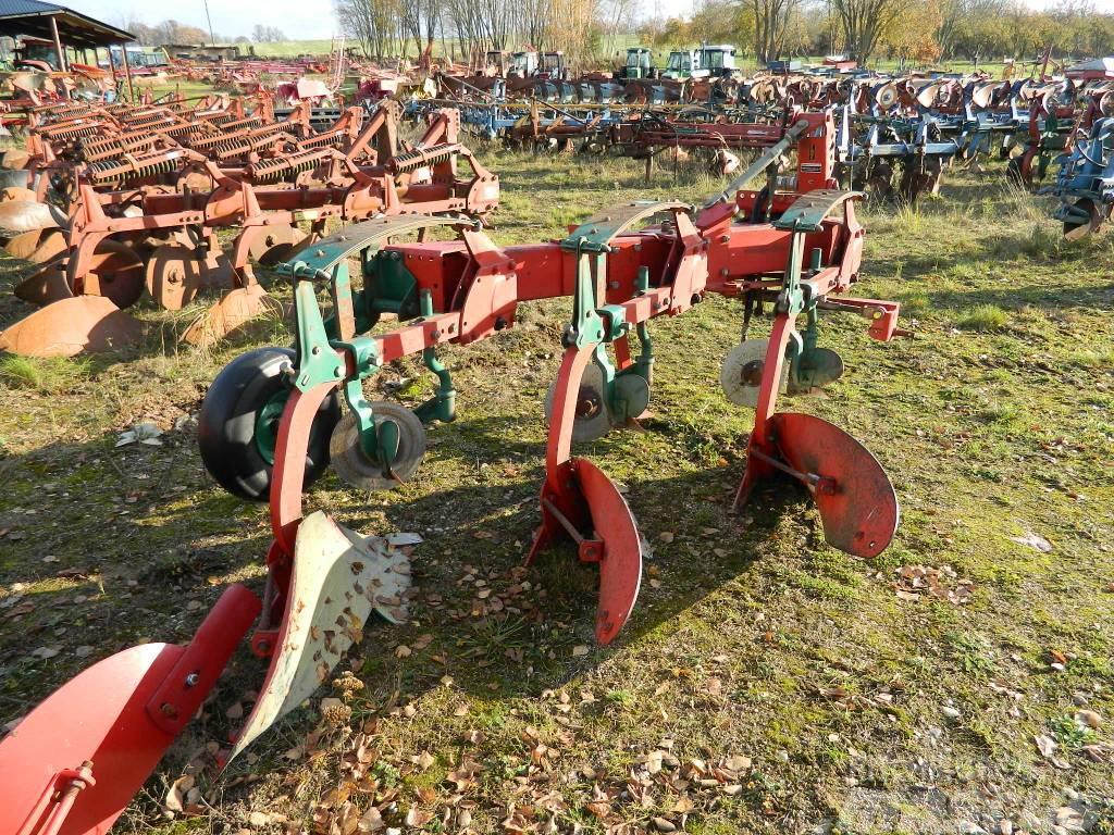 Kverneland 3 Conventional ploughs