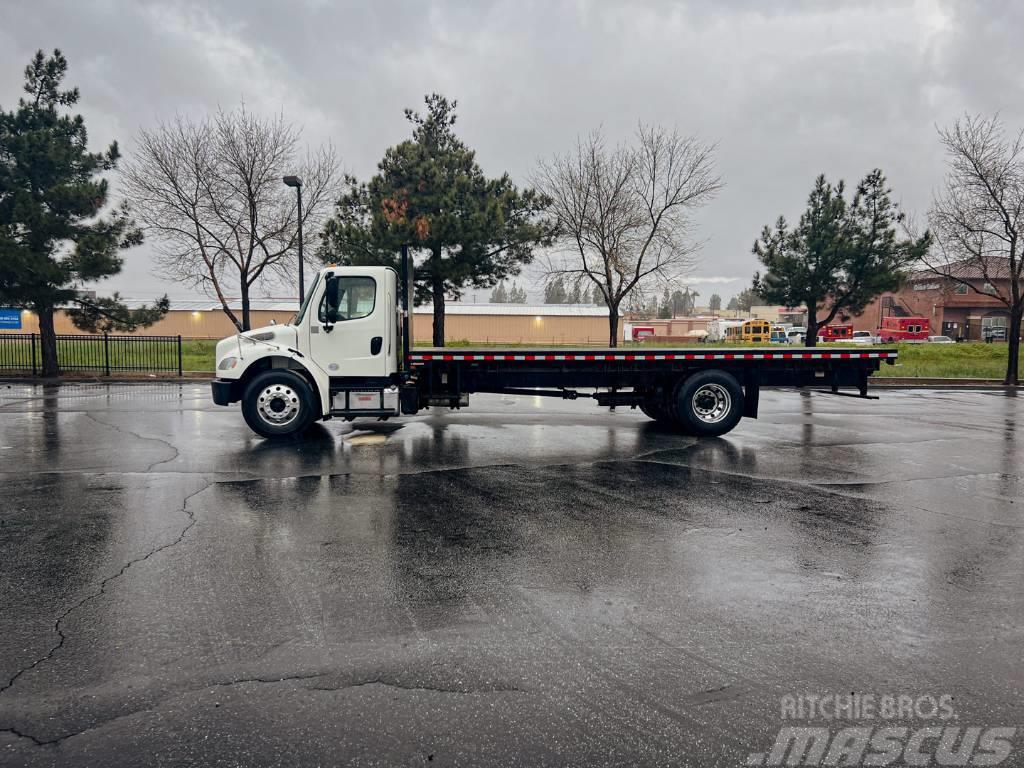 Freightliner Business Class M2 106 Flatbed / Dropside trucks