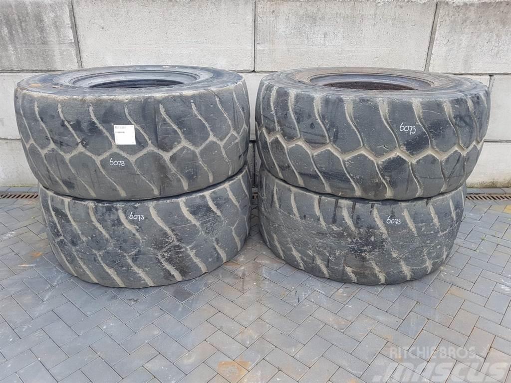Triangle 23.5R25 - Tire/Reifen/Band Tyres, wheels and rims