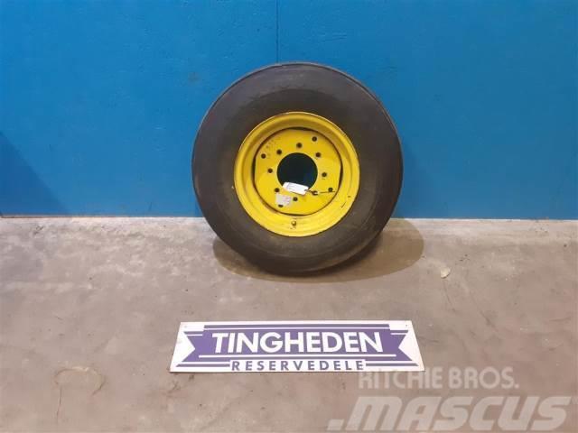  16 7.50-16 Tyres, wheels and rims