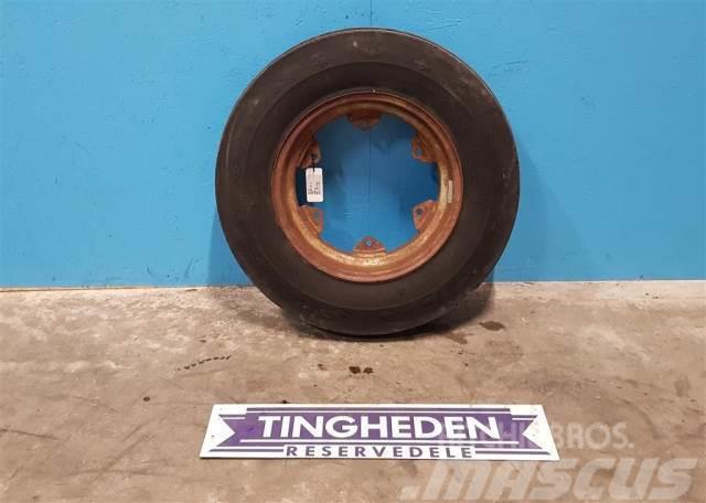  18 7.50-18 Tyres, wheels and rims