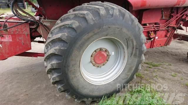  32 24.5-32 Tyres, wheels and rims