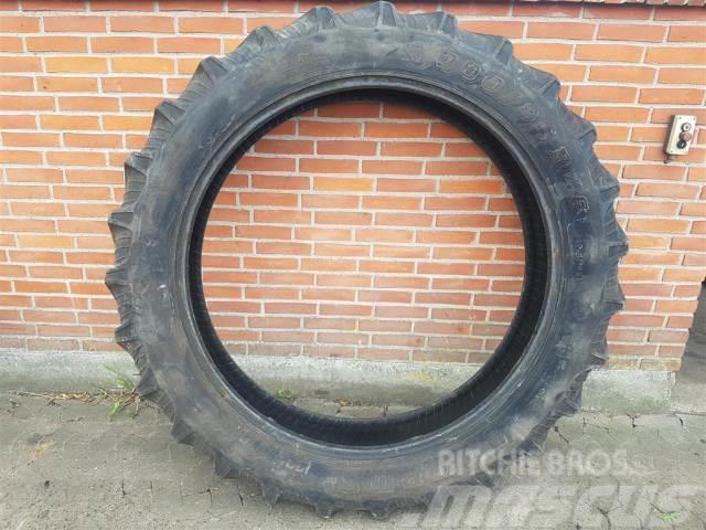 Taurus 46 300/95R46 Tyres, wheels and rims