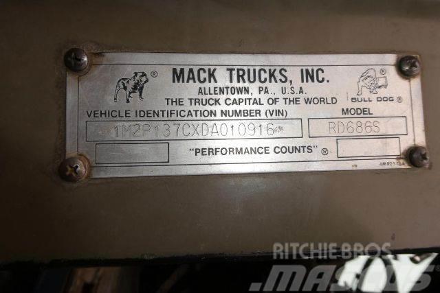 Mack RD686S Flatbed / Dropside trucks