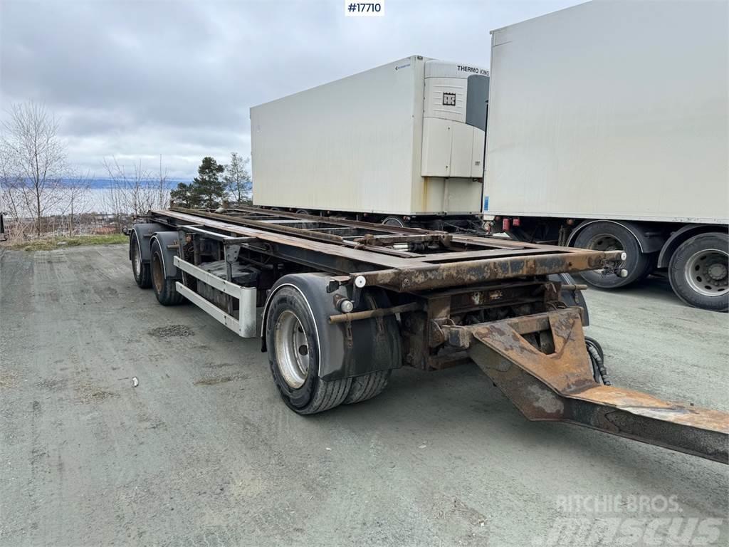 Istrail 3-axle hook trailer w/ tipper Other semi-trailers