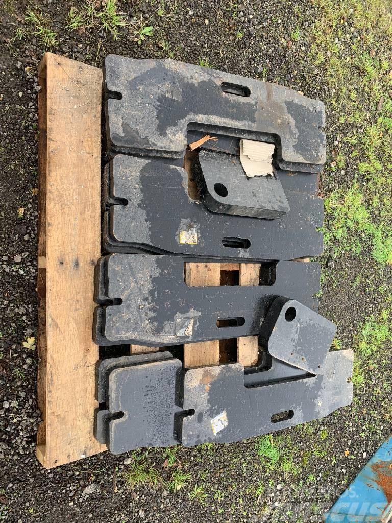 Caterpillar CLAAS CHALLENGER 85E 95E REAR TRACTOR WEIGHTS Other tractor accessories