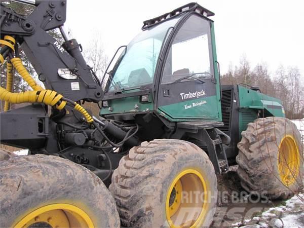 Timberjack 1270B Breaking for parts Cabins and interior
