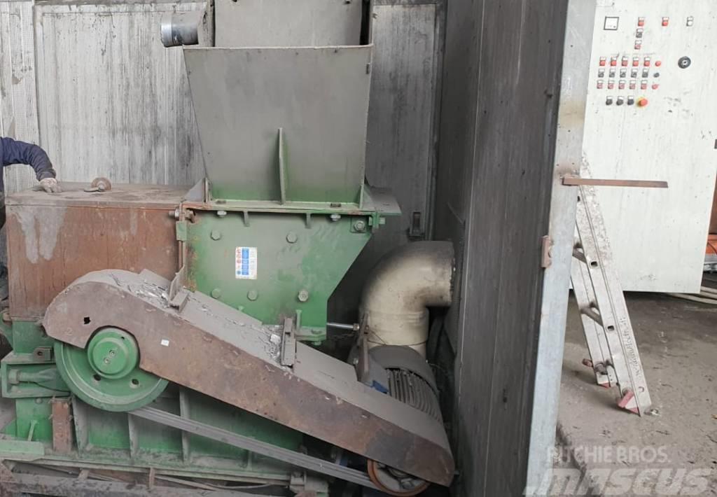  LORO E PARISINI 630 Mills / Grinding machines