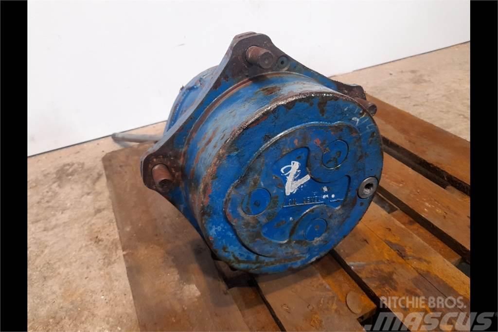 New Holland 8240 Front axle final drive Transmission