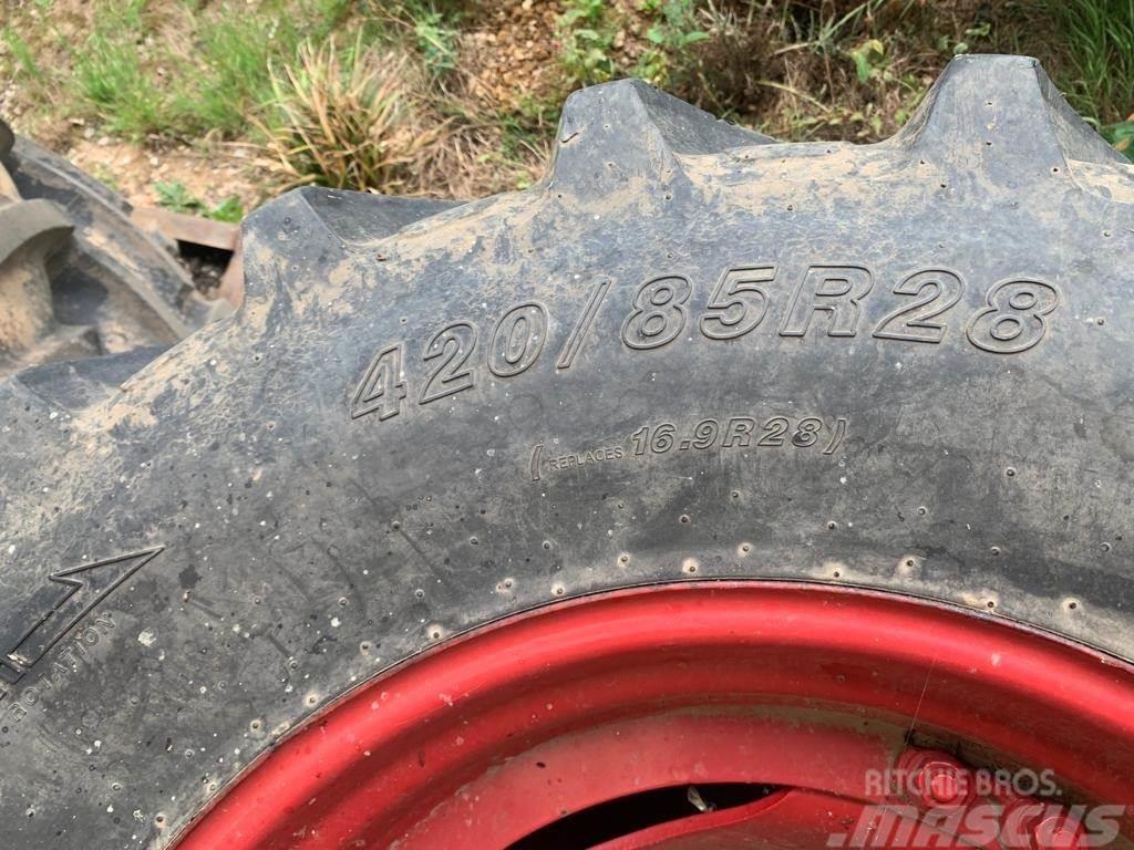  Brocks 420/85R28 Tyres, wheels and rims