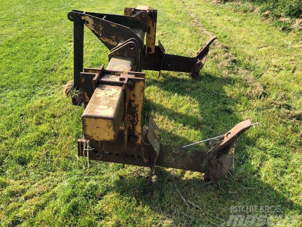  Used SUBSOILER Conventional ploughs