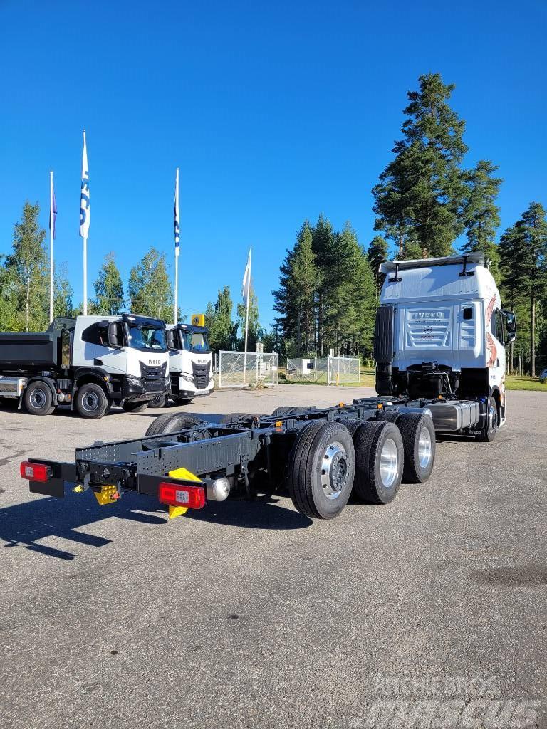 Iveco X-Way 570 8x4x4 Wood chip trucks