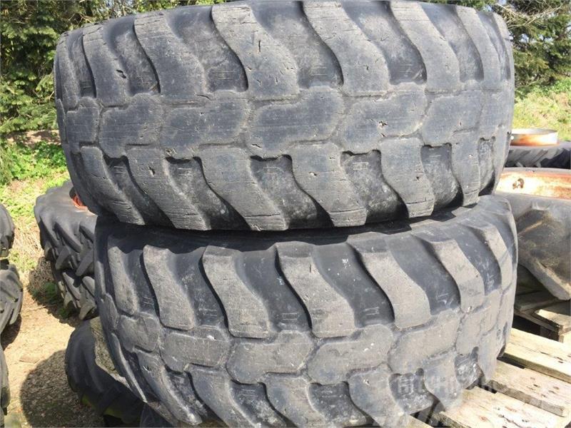 Dunlop 405/70 R20 8 hul - 220/275 Tyres, wheels and rims