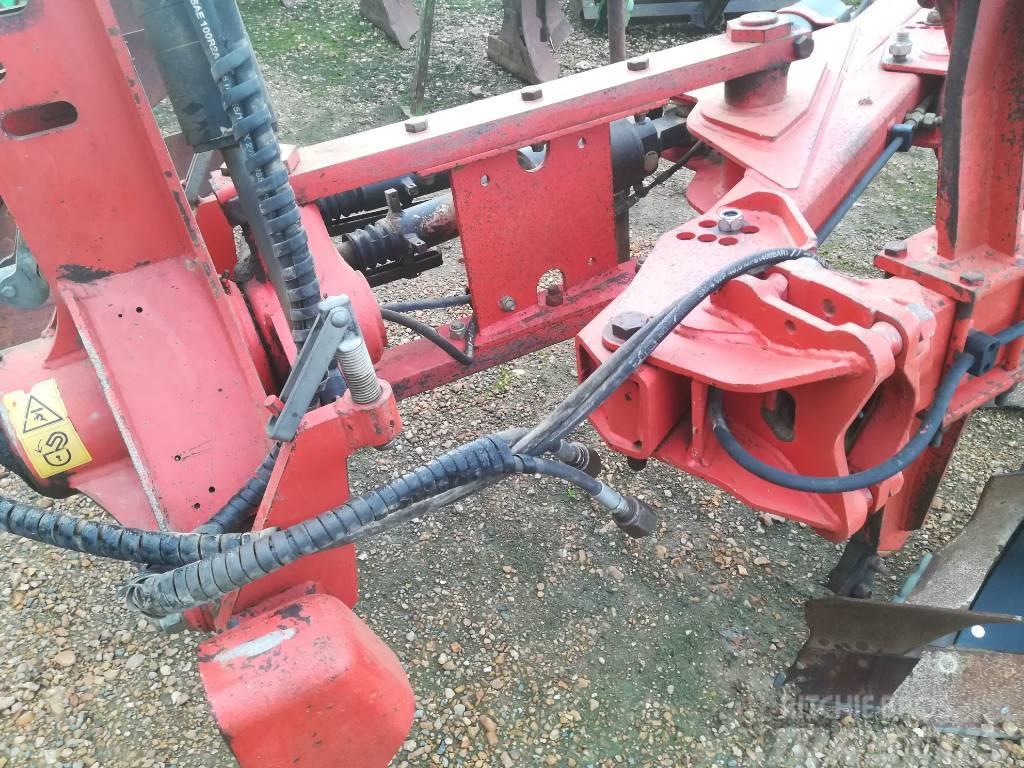 Gregoire-Besson RY47 Reversible ploughs