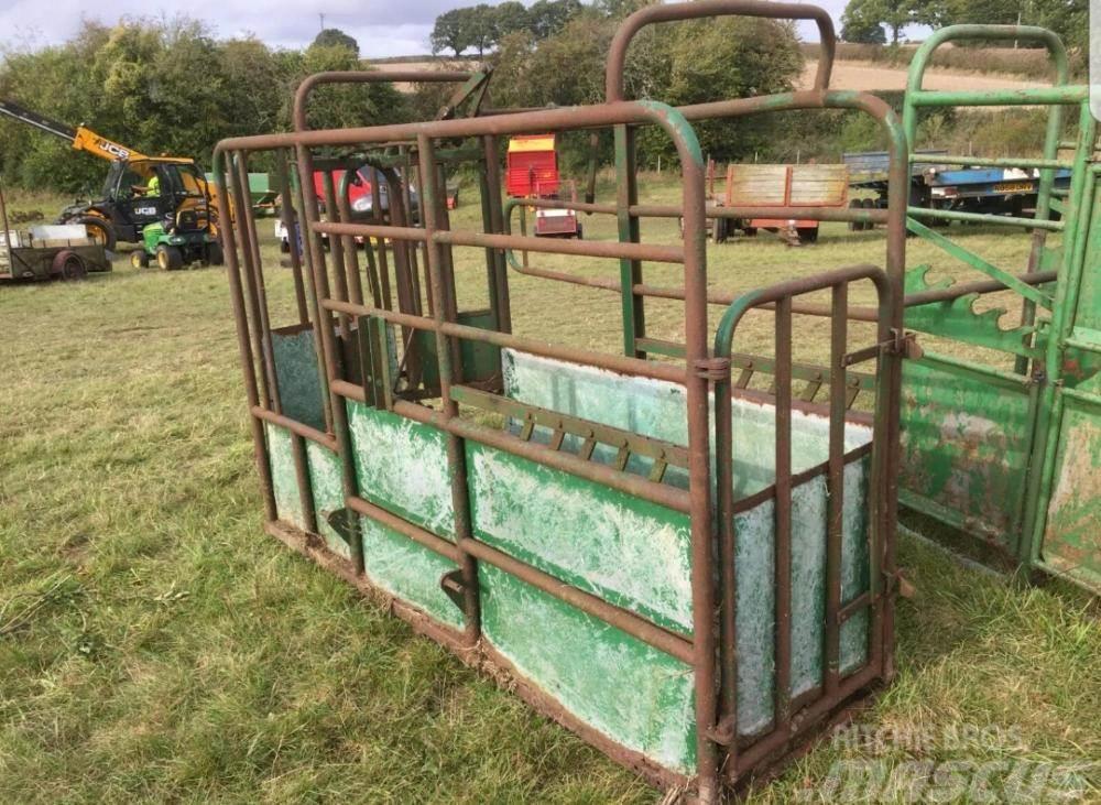  Cattle Crush £380 plus vat £456 inc Vat Other agricultural machines