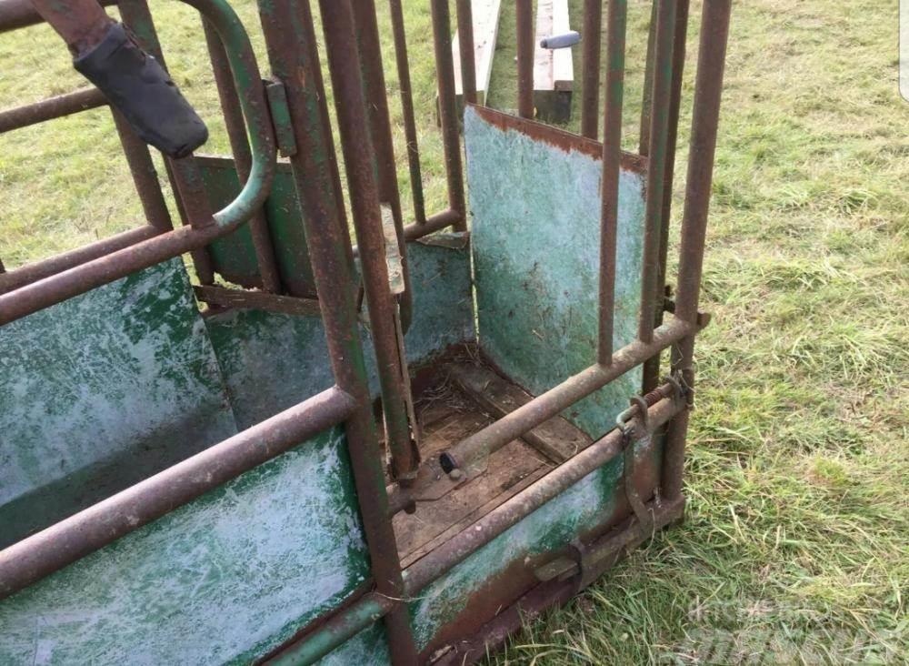  Cattle Crush £380 plus vat £456 inc Vat Other agricultural machines