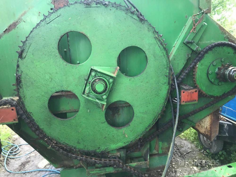 Keenan 100 Feeder Wagon gears and chains Other groundcare machines