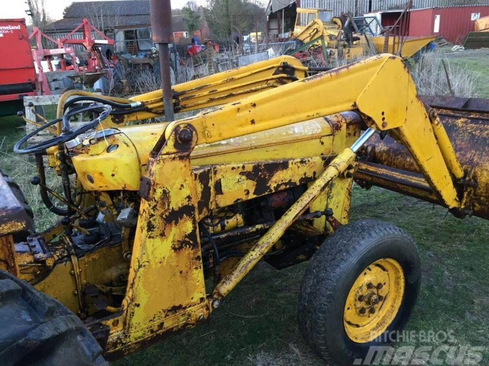 Massey Ferguson 135 Loader tractor £1750 Other components