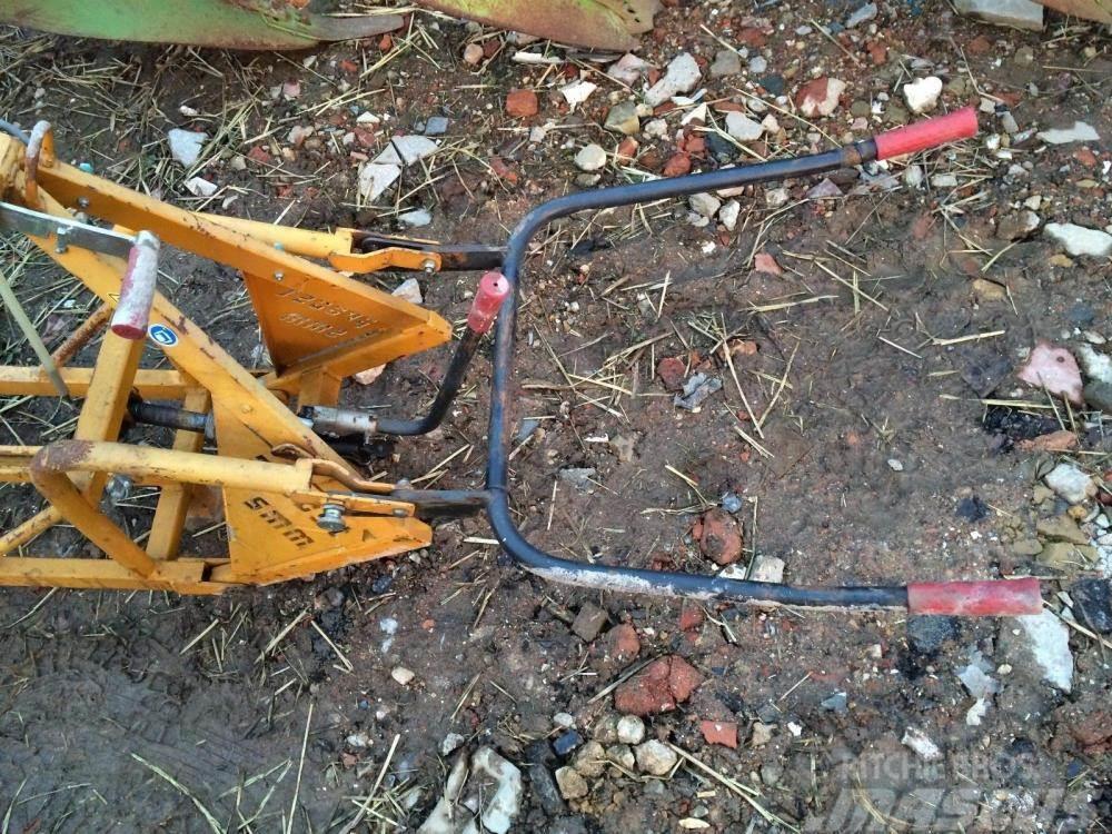 Probst manual operated wheeled hydraulic crane £250 plus  Other components
