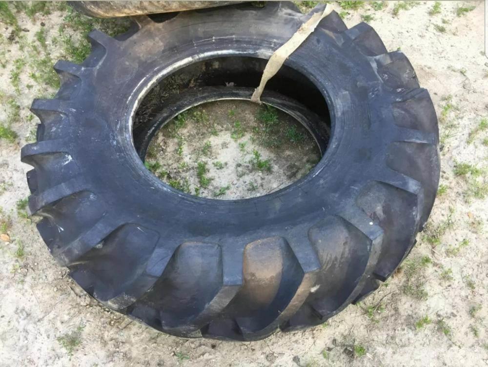  Tractor tyres 16.9 14 - 26 Pirelli £150 plus vat £ Tyres, wheels and rims