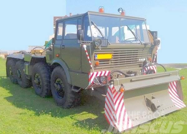 Tatra 813 - AM 50 Tractor Units