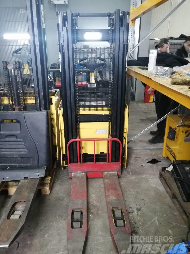 Hyster S1.5S Hand pallet stackers