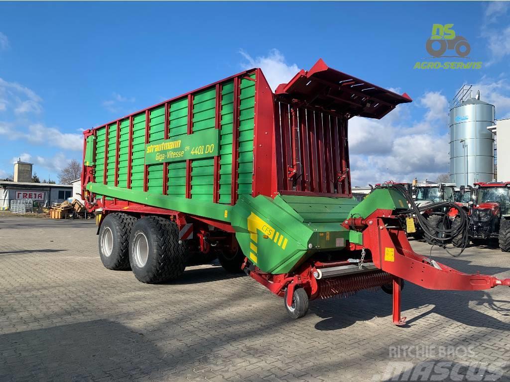 Strautmann GigaVitesse CFS 4401 Self loading trailers