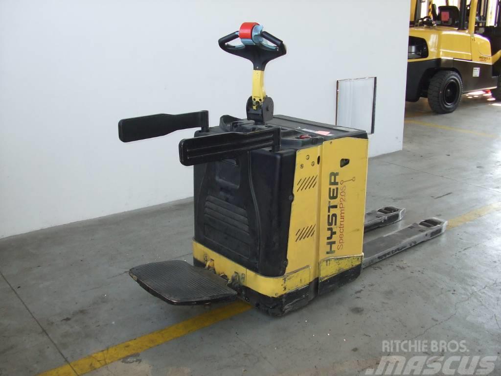 Hyster P2.0S Low lifter with platform