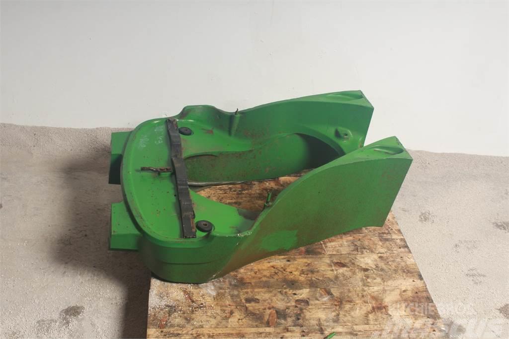 John Deere 7920 Front axle support Chassis and suspension