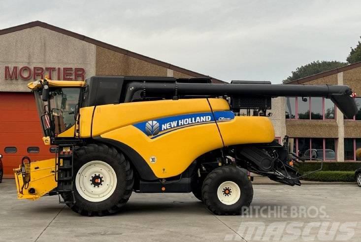 New Holland CR 9080 Elevation Combine harvesters