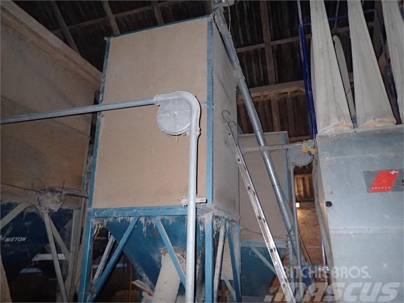 Mosegård Inddøres siloer i forskellige størrelser Silo unloading equipment
