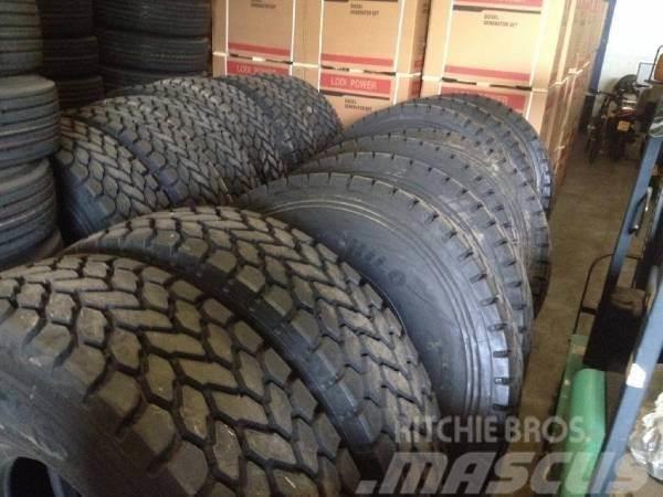 Hilo 1600R25 Tyres, wheels and rims