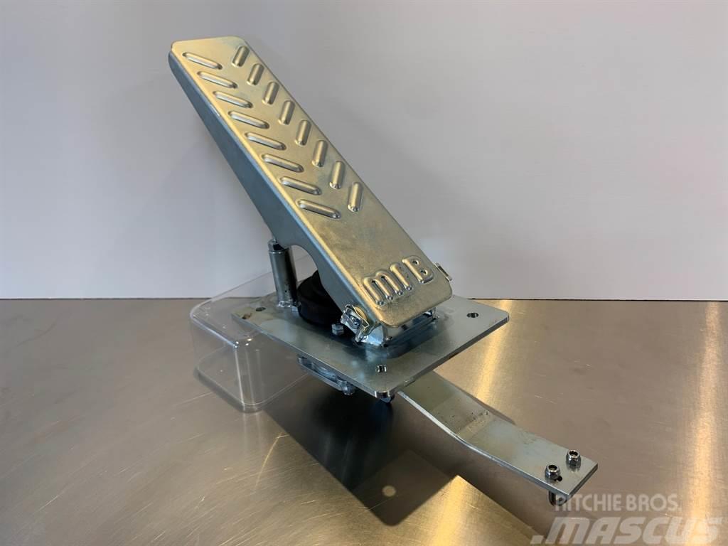 Terex TL/SKL/SKS-5692609966-Gas pedal Cabins and interior