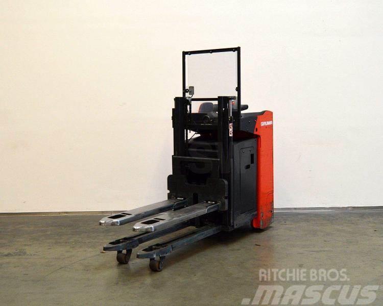Linde D 12 SF 1164 Self propelled stackers
