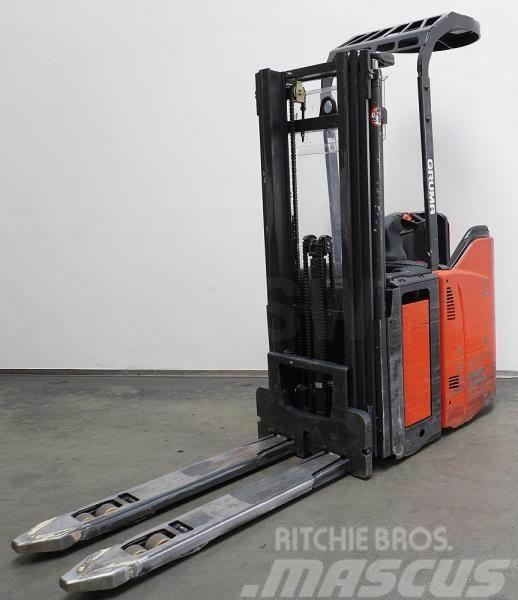 Linde L 14 L SP 133 Self propelled stackers