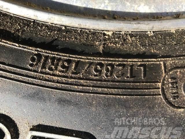Mastercraft Courser LTR LT285/75R16 Tyres, wheels and rims
