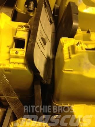 John Deere 1.6 Bu vac seed hopper Other sowing machines and accessories