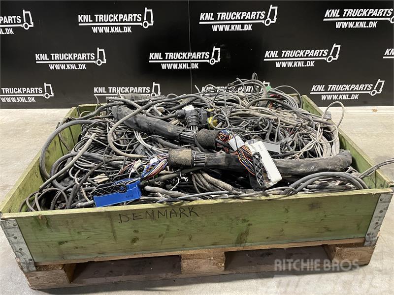 Scania SCANIA COMPLTE CABELS / WIRING NGR S580 6X4 Electronics