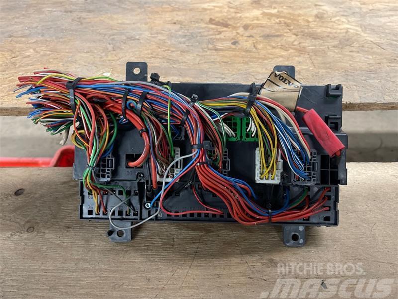 Volvo  FUSE AND RELAY CENTRE FH/FM 20476480 Electronics