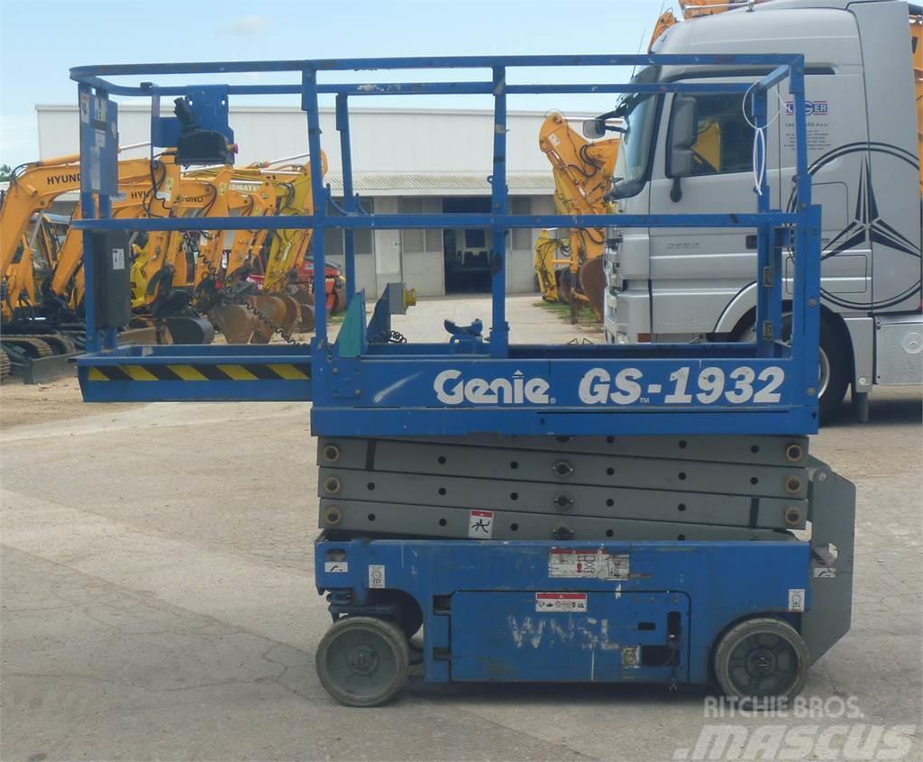 Genie GS 1932 Articulated boom lifts