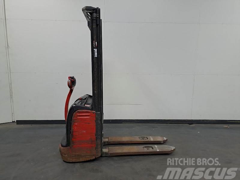 Linde L10 Self propelled stackers