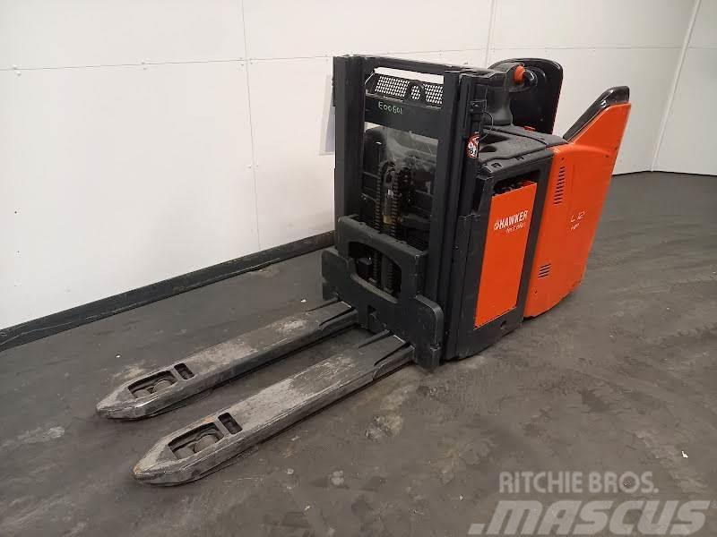 Linde L12L HP SP Self propelled stackers