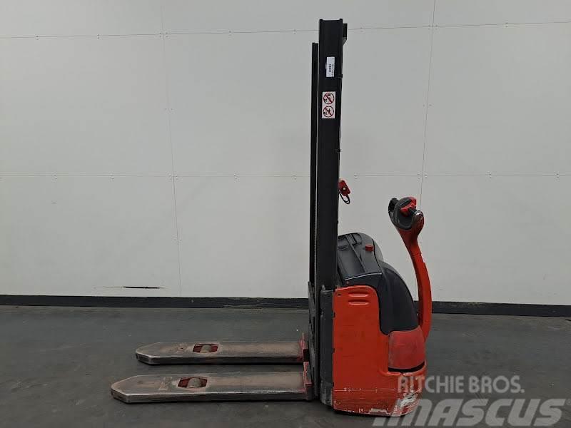 Linde L10B Self propelled stackers