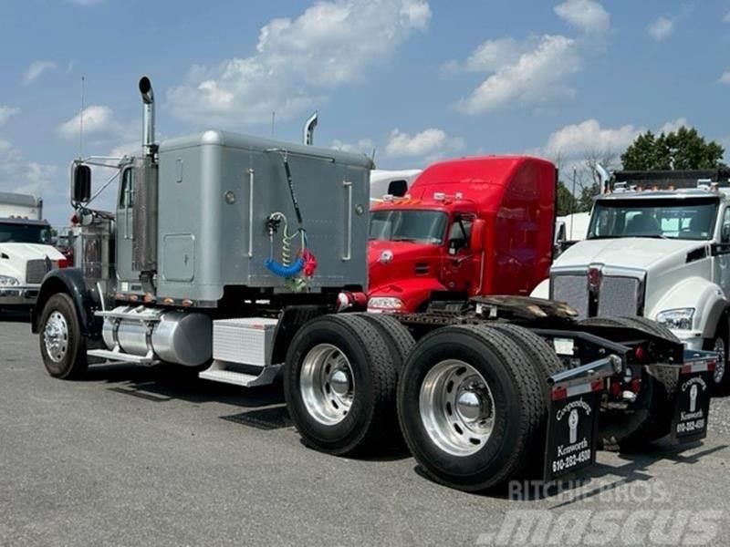 Freightliner FLD120 Classic Tractor Units