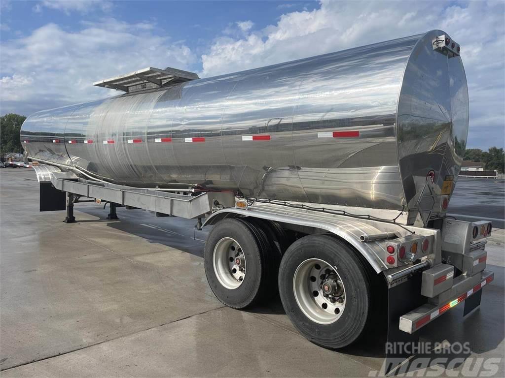 Polar 7000 Gallon Tanker trailers