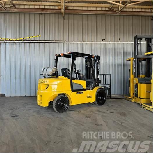 Hyundai Forklift USA 40L-7A Other