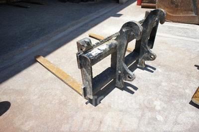 CAT 930G/420E IT Pallet Forks, 48 Other components