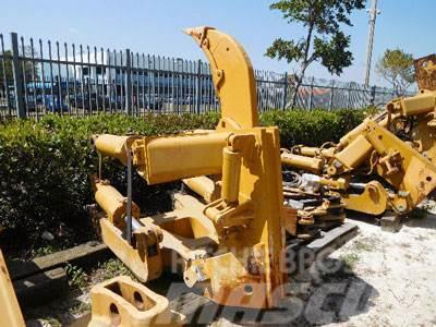CAT D8T Ripper, S/S Other components