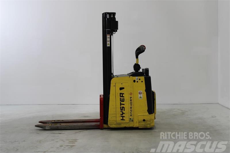 Hyster S1.5SIL Self propelled stackers